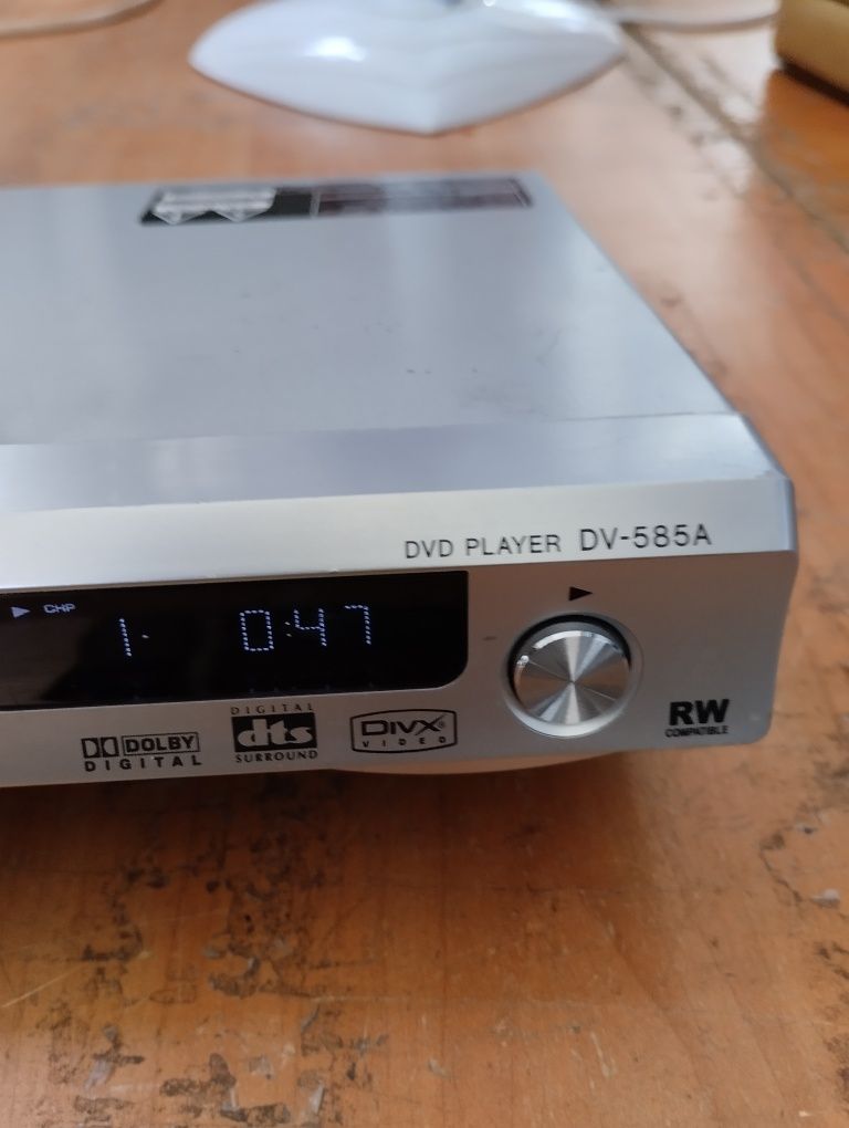 Проигрыватель DVD- Pioneer 585.