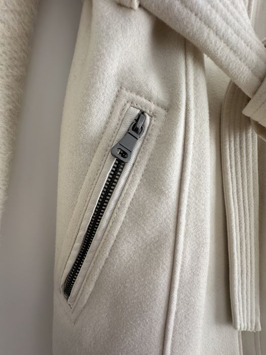 Casaco Guess cor pérola, tamanho M