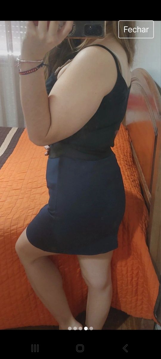 Saia azul escura curta tamanho S
