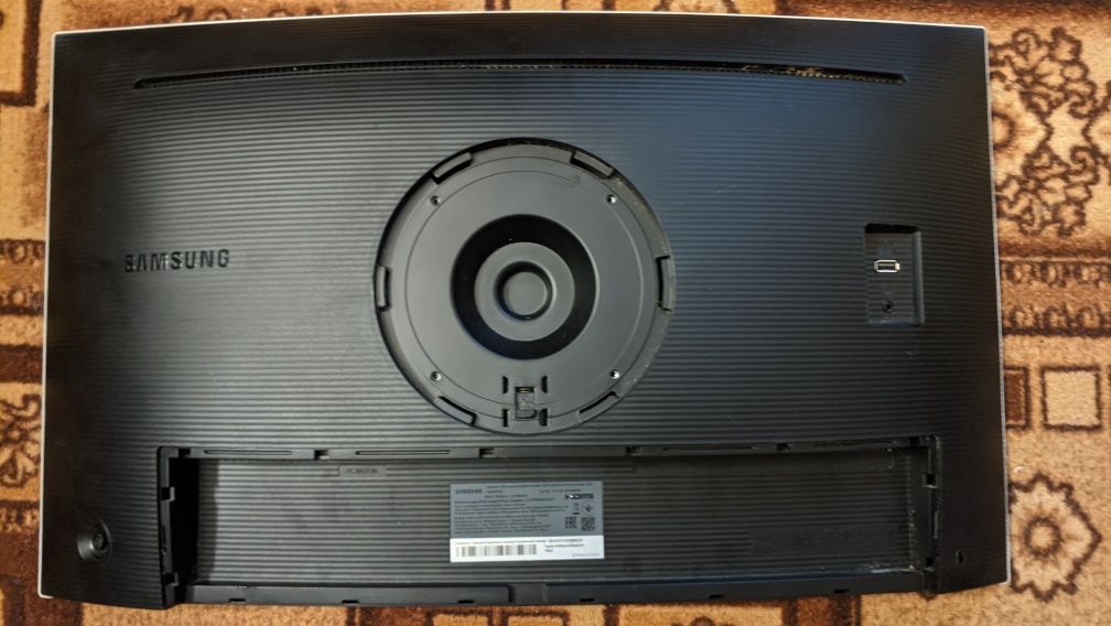 Продам 27 дюймовый full hd led монитор Samsung C27H800FCI