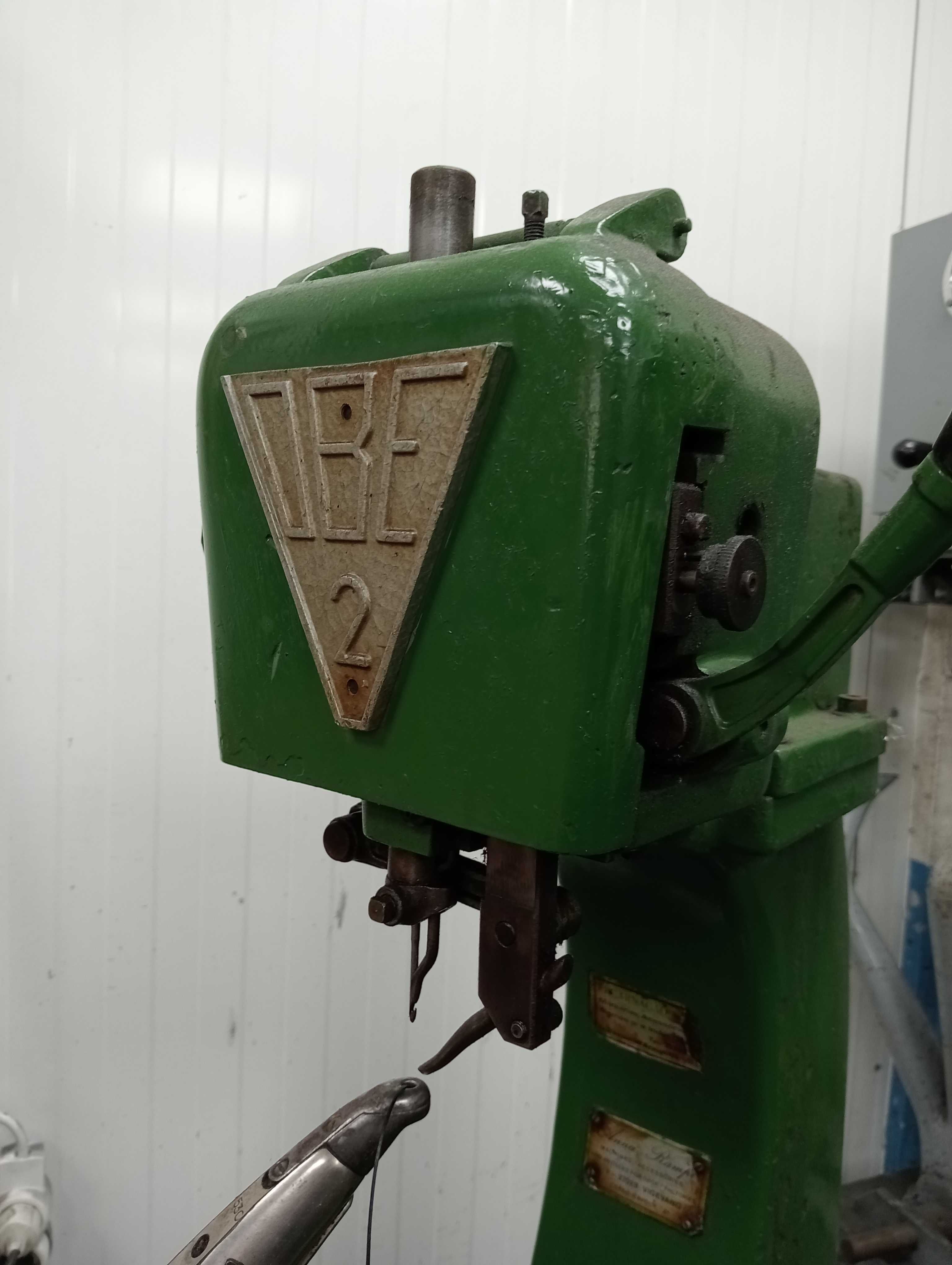 maquina de coser calcado