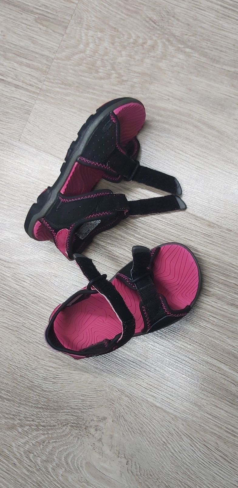 Nike sandały sandałki eu 23.5 cm 16 (15)

Super sandałki zapinane na t
