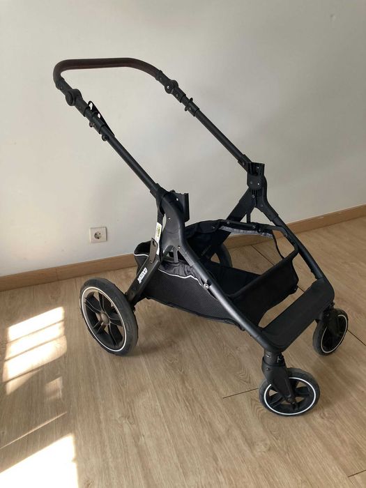 Carrinho de bebê + Canguru.