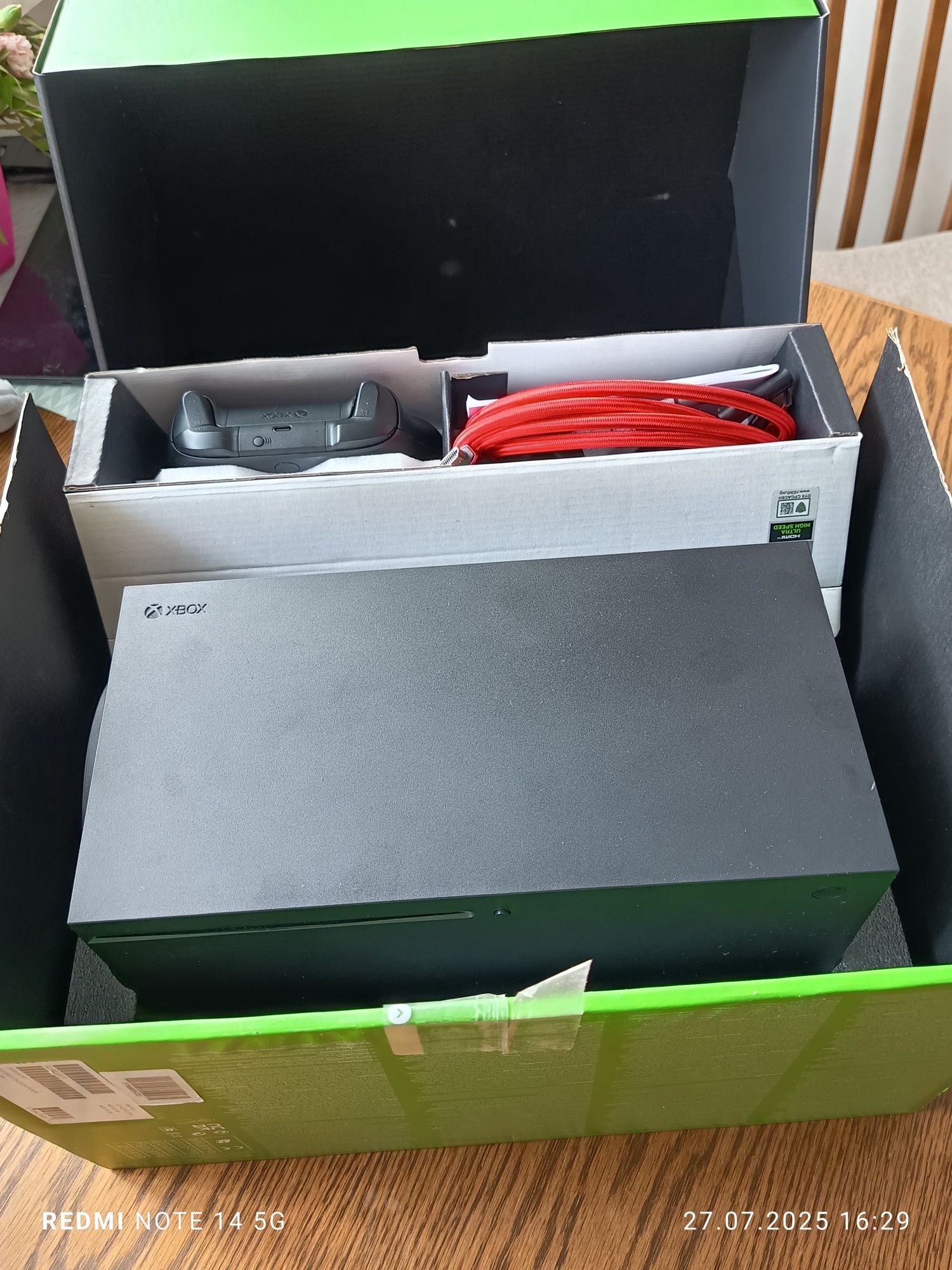 Xbox X series w pudełku konsola 1 pad i kable