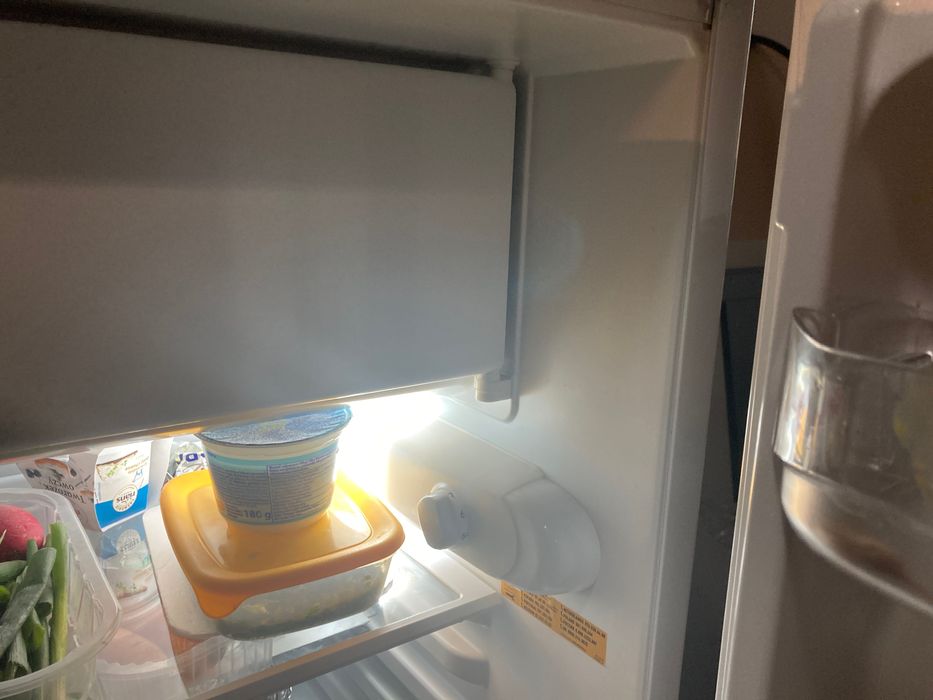 Lodówka WHIRPOOL podblatowa