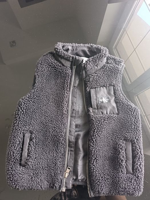 Czarna kamizelka baranek Calvin klein 18 miesięcy