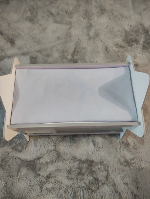 Beliche de  madeira com oferta de alcofa