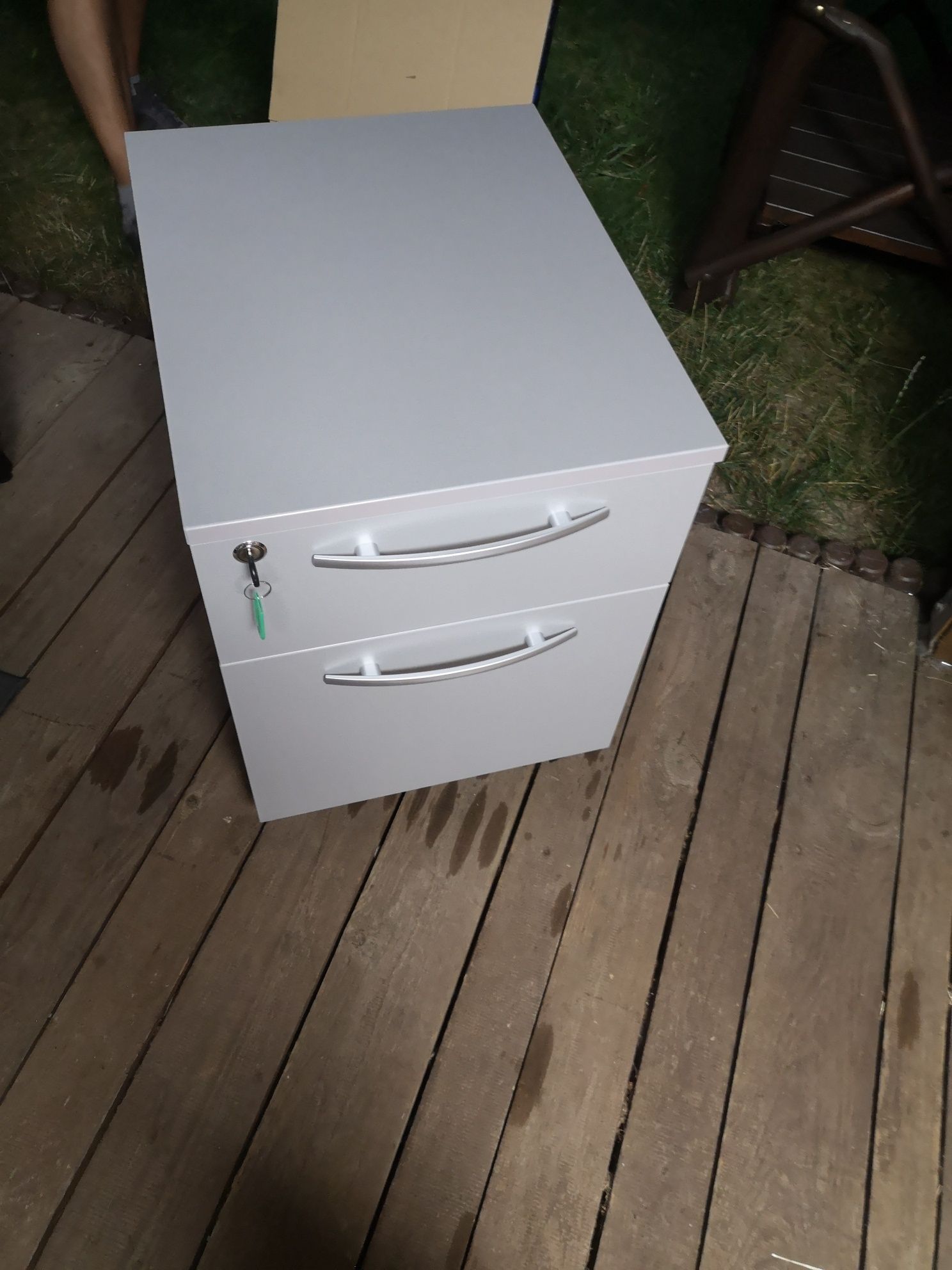 Kontenerek biurowy kolor jasny szary ikea