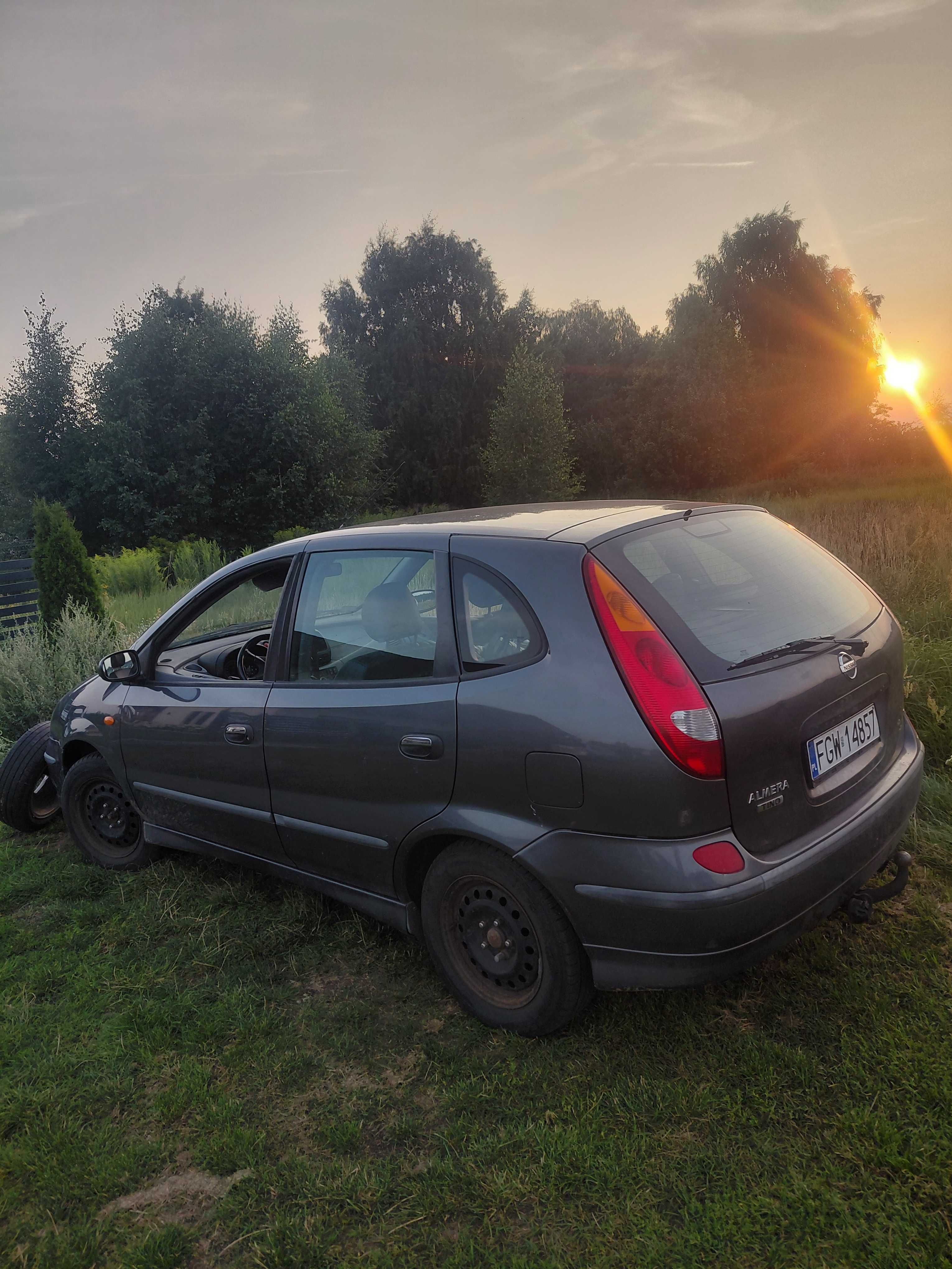 Almera Tino 2.2 diesel 136 km