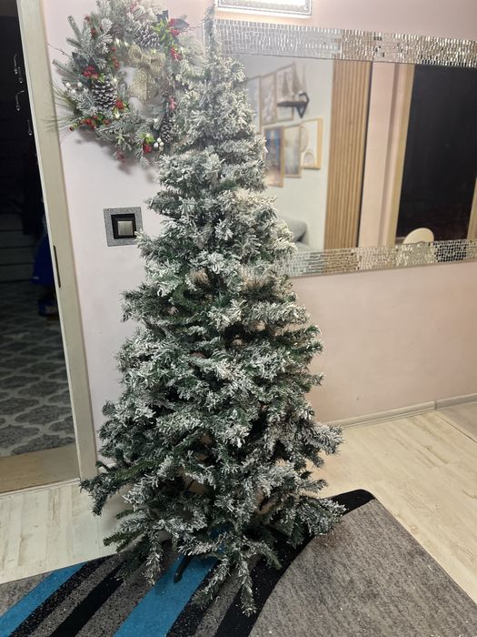 Choinka ośnieżona 180 cm