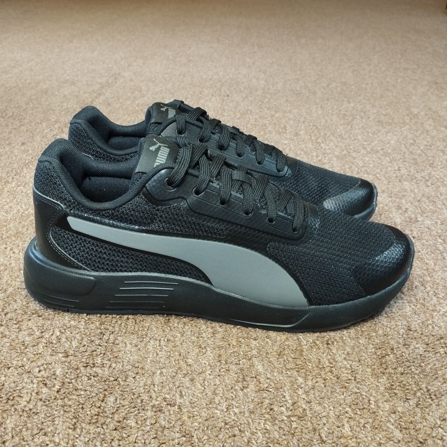 Розпродаж!!! 42,5-45. Чоловічі оригінальні кросівки Puma Taper 373018-