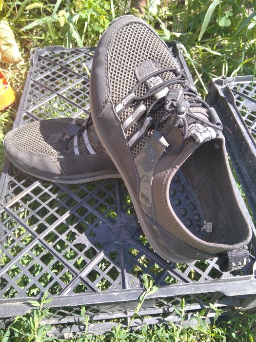 Кросівки  на фото б/у,гарний стан