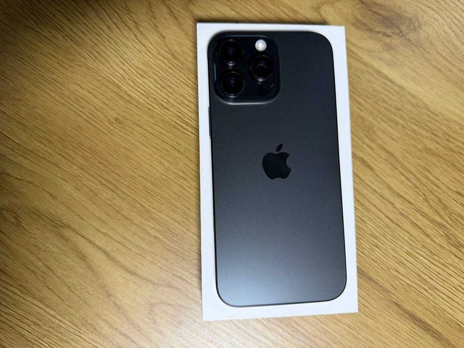Смартфон Apple iPhone 16 Pro Max 256GB Black Официал Комфи Гарантия