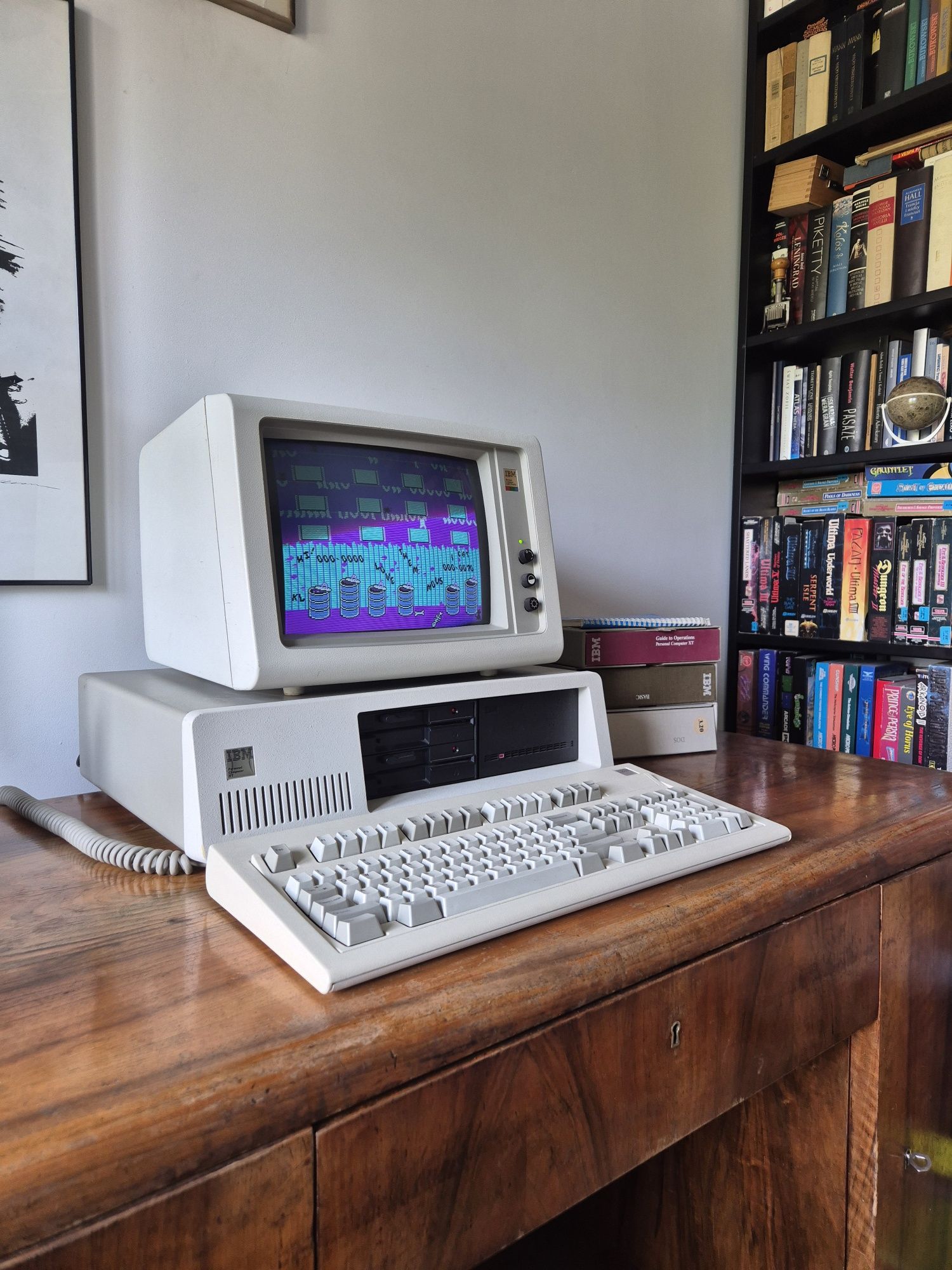 IBM XT 5160 z monitorem IBM 5153 (CGA) - czytaj!