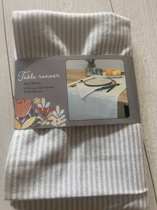 Bialo-srebrny bieznik 45x150