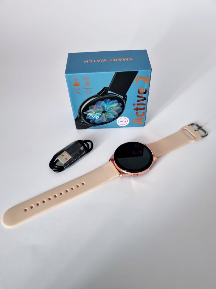 Złoty smartwatch okrągły
