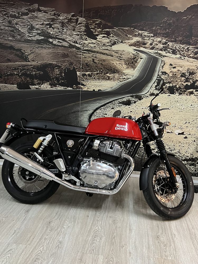 Royal Enfield Continental GT 650 ( Novíssima)