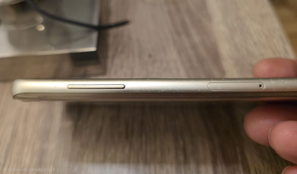 Samsung A8 2018 dourado