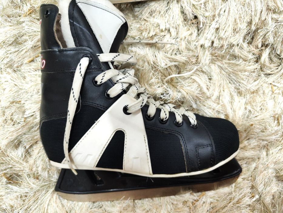 Хокейні дорослі ковзани 43 рр - 27 см