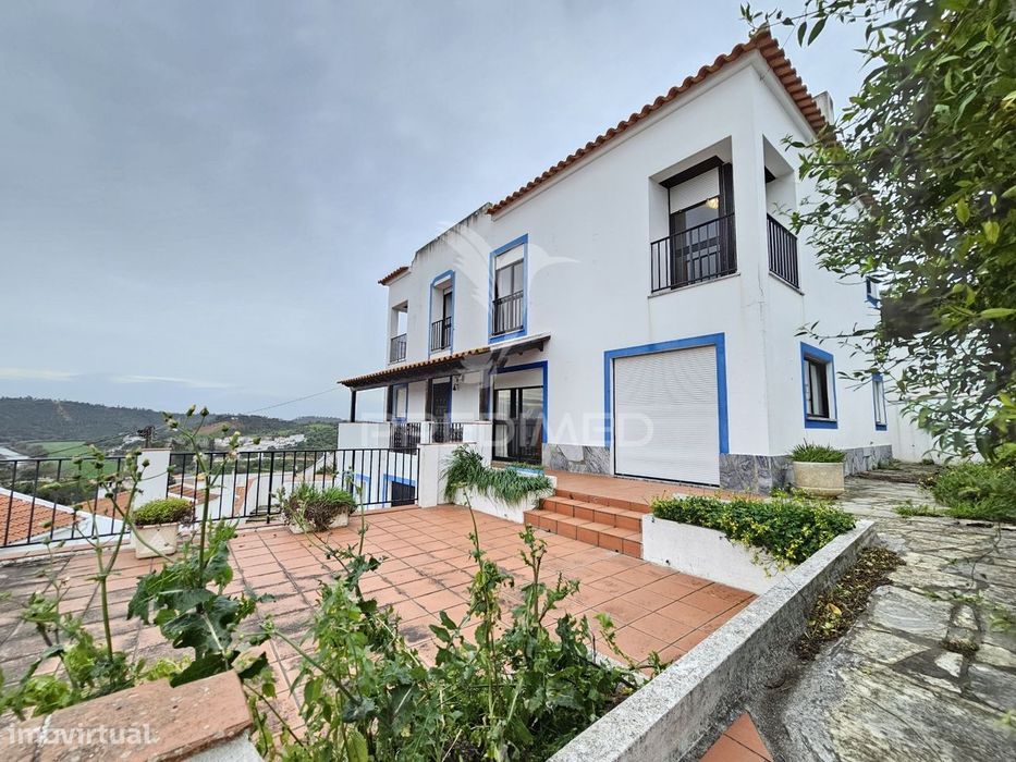Moradia T4 com quintal e garagem, Odemira