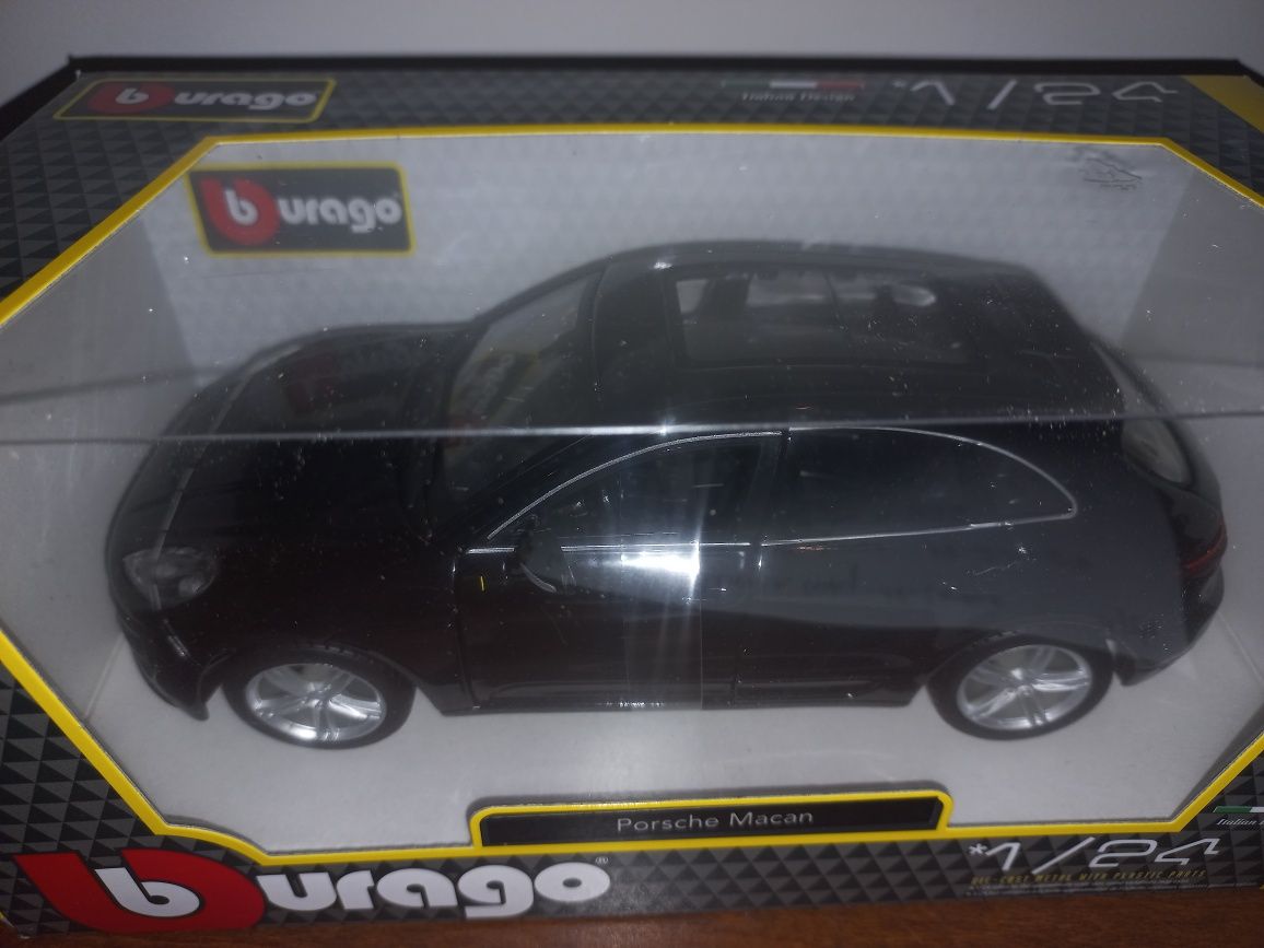 Bburago Porsche Macan skala 1:24