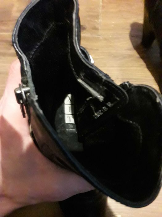 stylowe botki z zapięciami