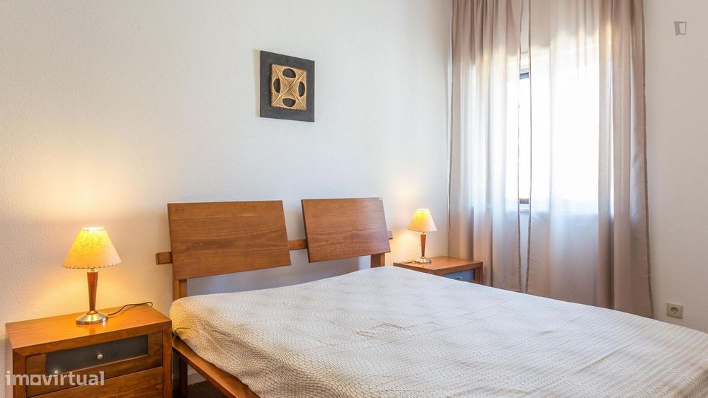 566962 - Quarto com cama de casal em casa com 4...