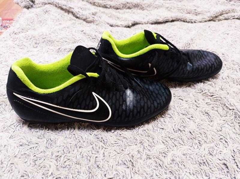 Оригинал бутсы сороконожки nike magista 38 размер , 24 см