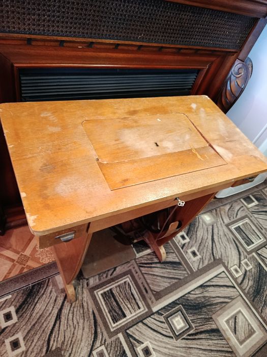 Стол под швейную машинку науманн