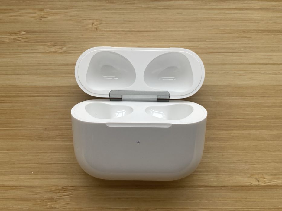 Новий оригінальний кейс для навушників Apple AirPods 3-го покоління