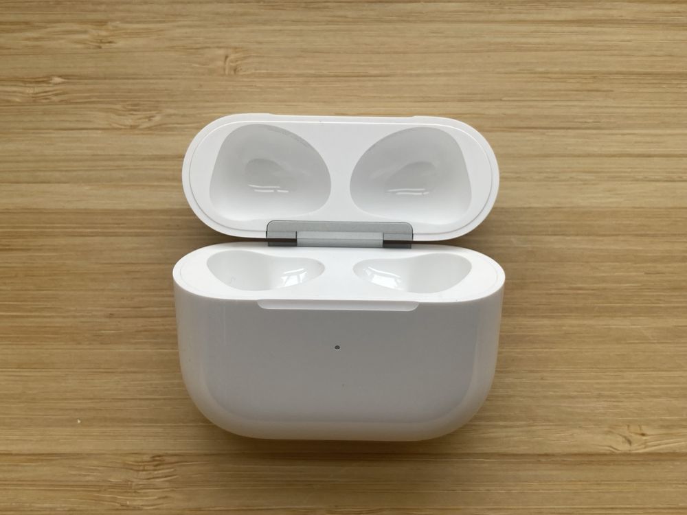 Новий оригінальний кейс для навушників Apple AirPods 3-го покоління