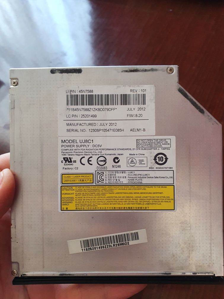Panasonic UJ8C1 SATA DVD Burner

Сидиром ,дисковод, cd rom