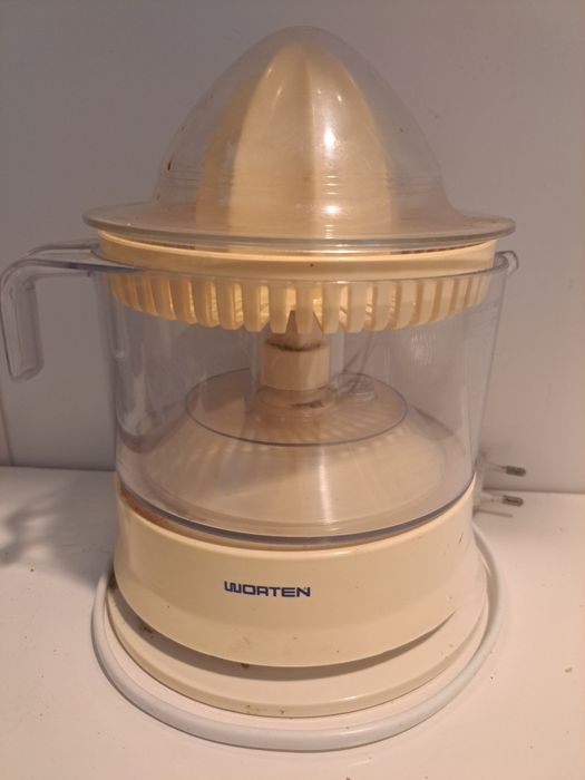 Espremedor elétrico