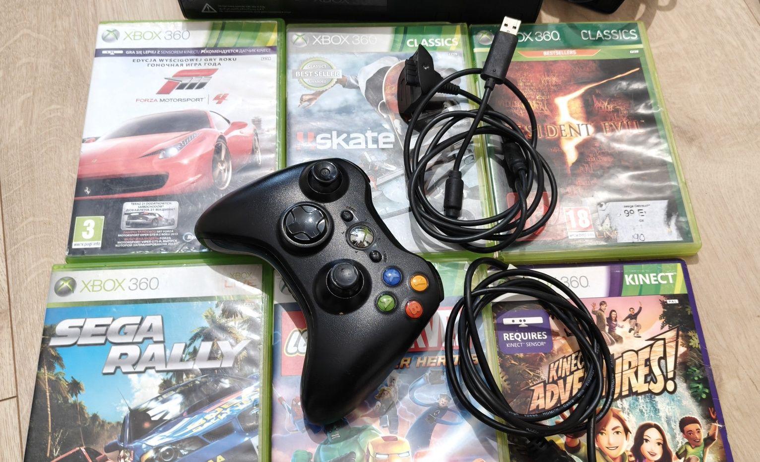 Xbox 360 E 4 GB 6 gier kinect