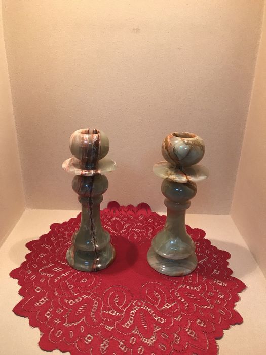 Подсвечники из оникса