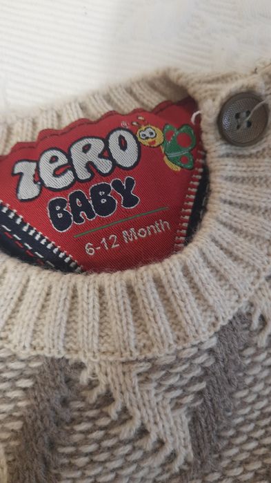 Nowy sweter Armani beżowy na 6 / 12 m