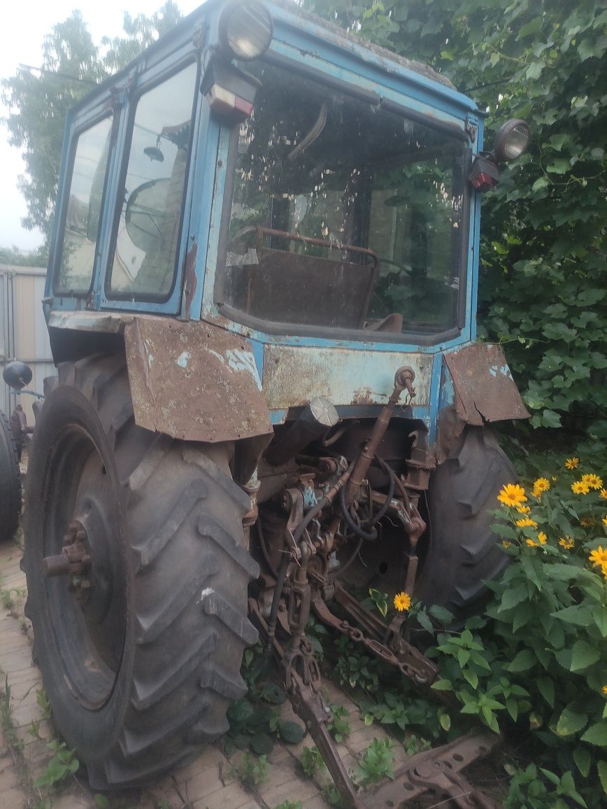 Продам трактор МТЗ 80 з прицепом 2 ПТС 4