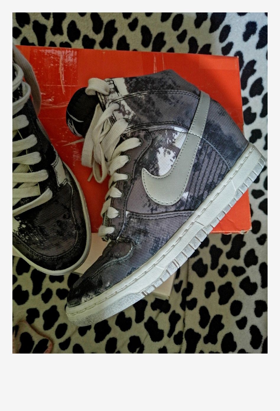 NIKE DUNK SKY HI _ Sneakersy Półbuty W sportowym stylu Na Podwyższeniu