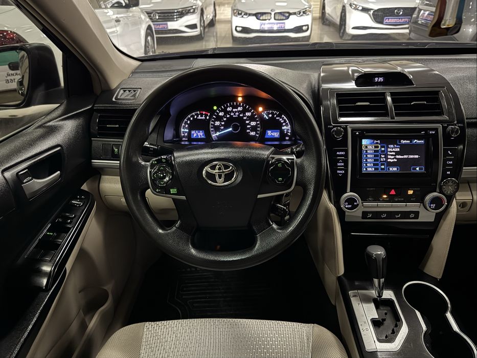 Toyota Camry VII (XV50) 2.5і 16V 6АКПП 2011 р.в. (178 к.с.)