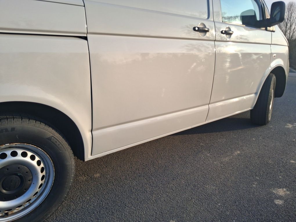 Sprzedam Volkswagena T5 KLIMA