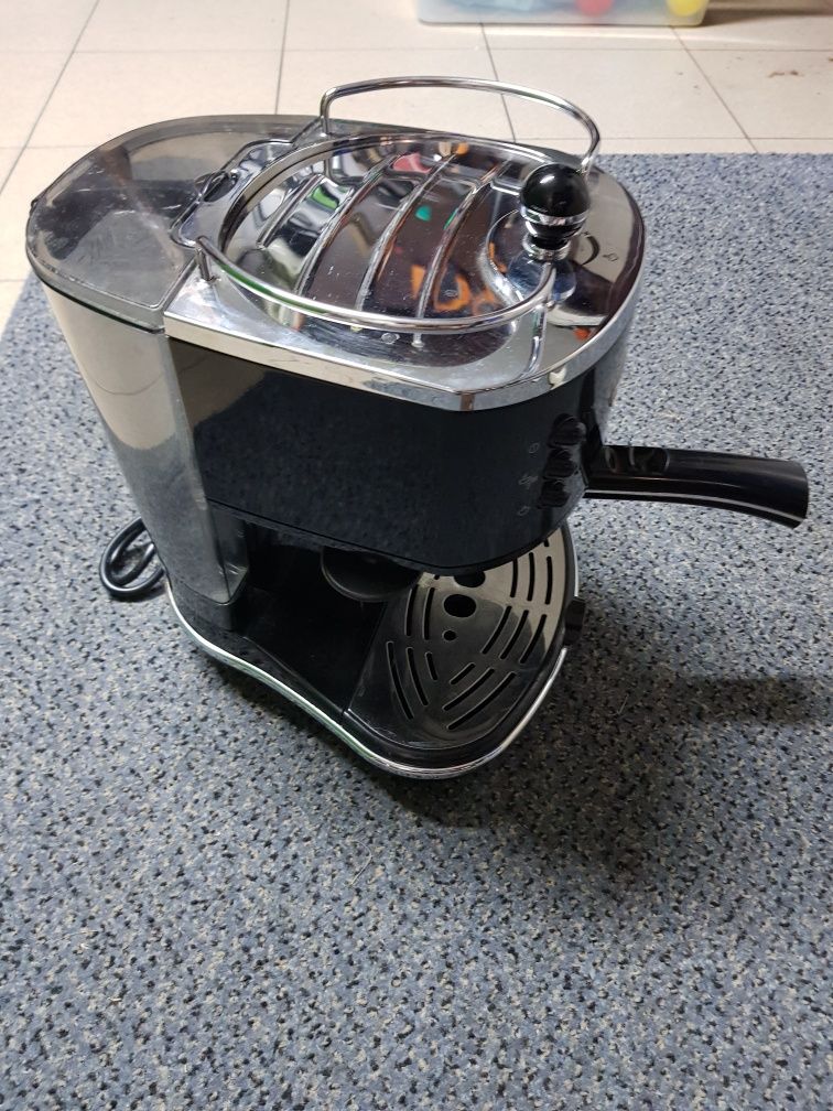 Ekspres do kawy Delonghi ECO310
