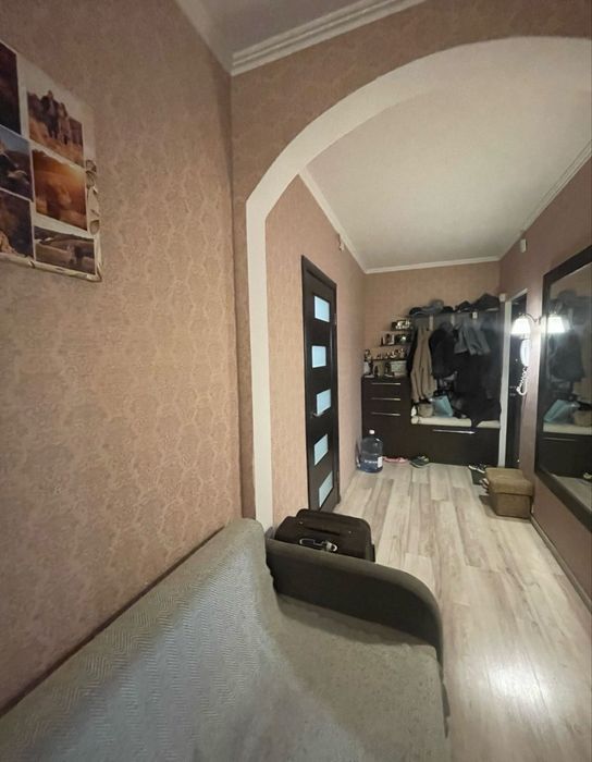 Продається 4 кімнатна квартира