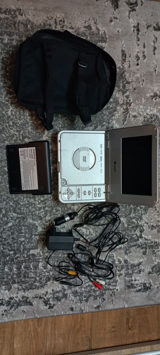 Портативний DVD Mustek