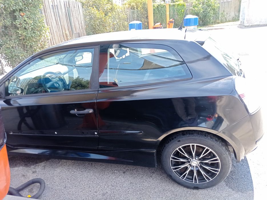 Fiat stilo ,2003 ,gasolina , 1200€