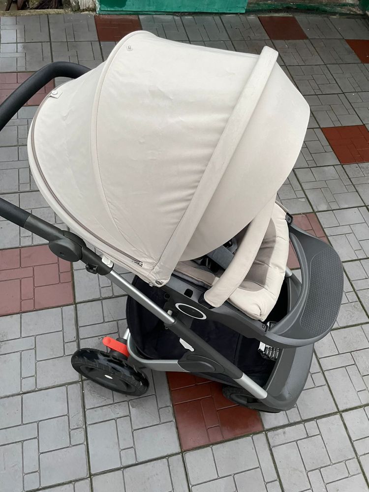 Коляска STOKKE