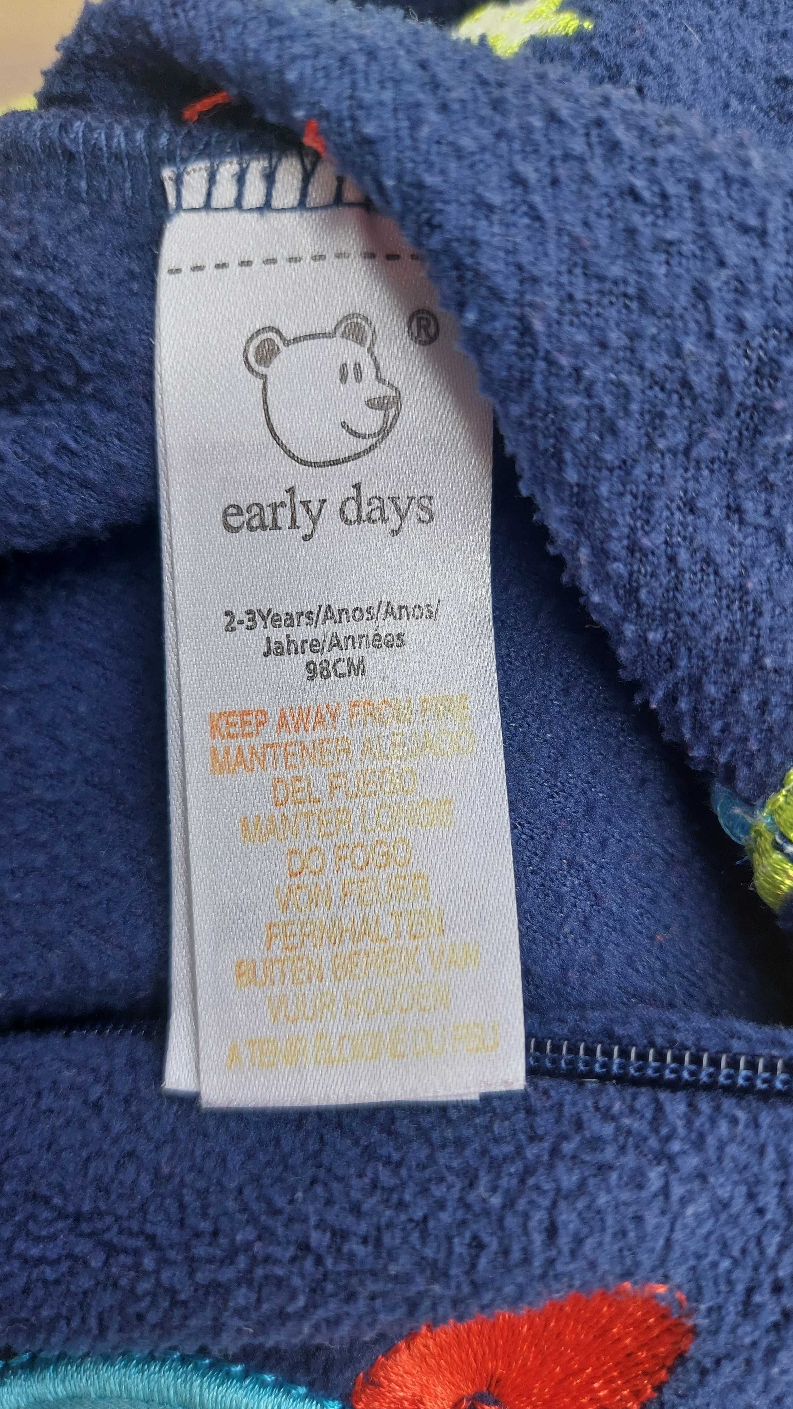 Pijama com fecho tipo babygrow 2/3 anos