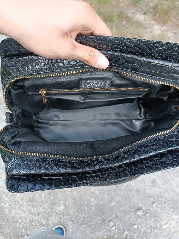 Oryginalna torebka Gianni Versace crocodile embossed leather black