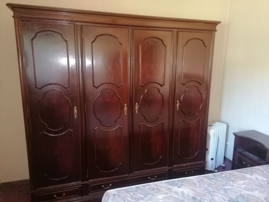 Armário madeira maciça