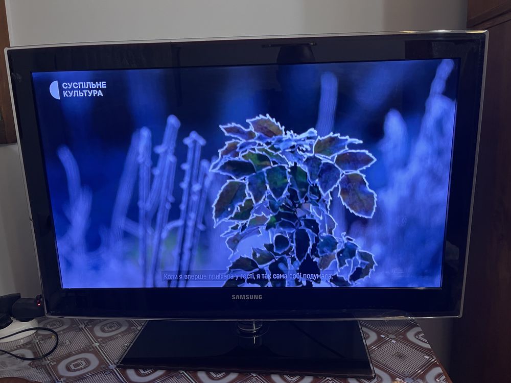 Телевізор Samsung 37 дюймів З пультом.