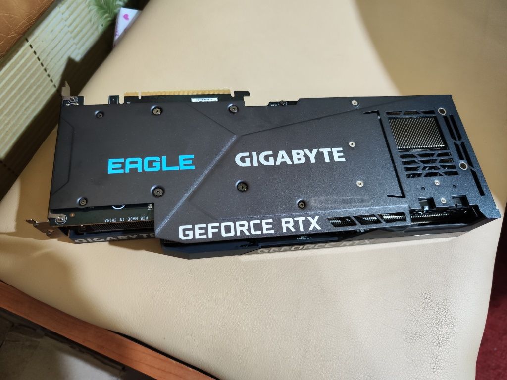 Відеокарта Gigabyte Eagle 3080 Ti 12gb ddr6x arctic mx4